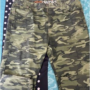 Camouflage pants NWOT